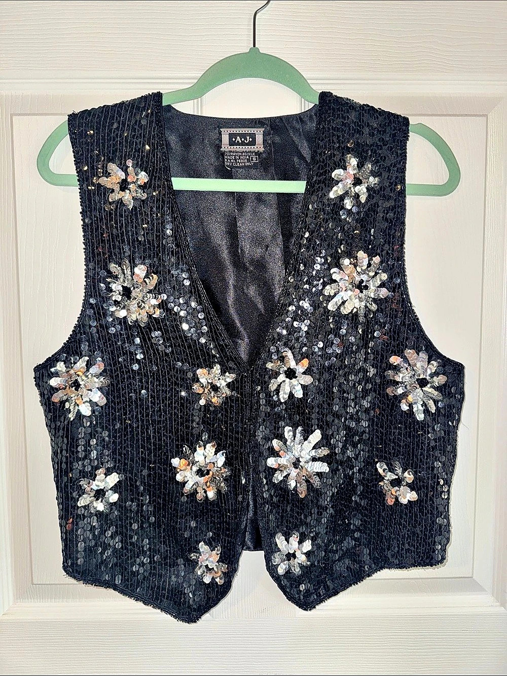 A.J. Sequin Floral Vest in Black & Silver Size Small Like New